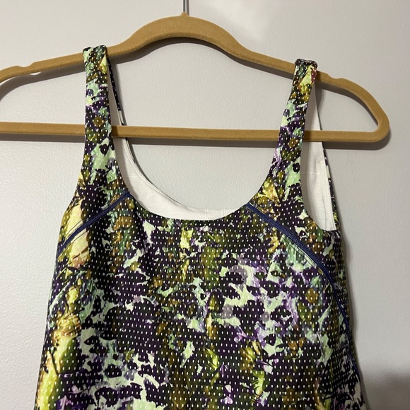 Patterned Women's Workout Top - Picture 2 of 3
